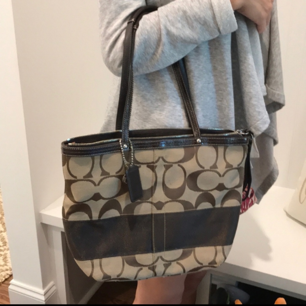 Coach purse - Picture 4 of 4